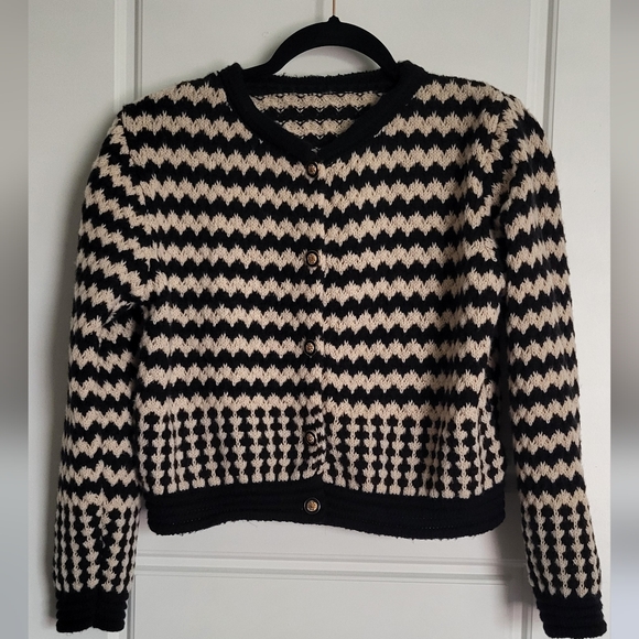 SHEIN Sweaters - SHEIN Black and Cream Zigzag Cardigan
